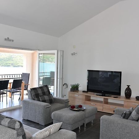 Villa Pina Appartment Chantos Tisno Eksteriør bilde