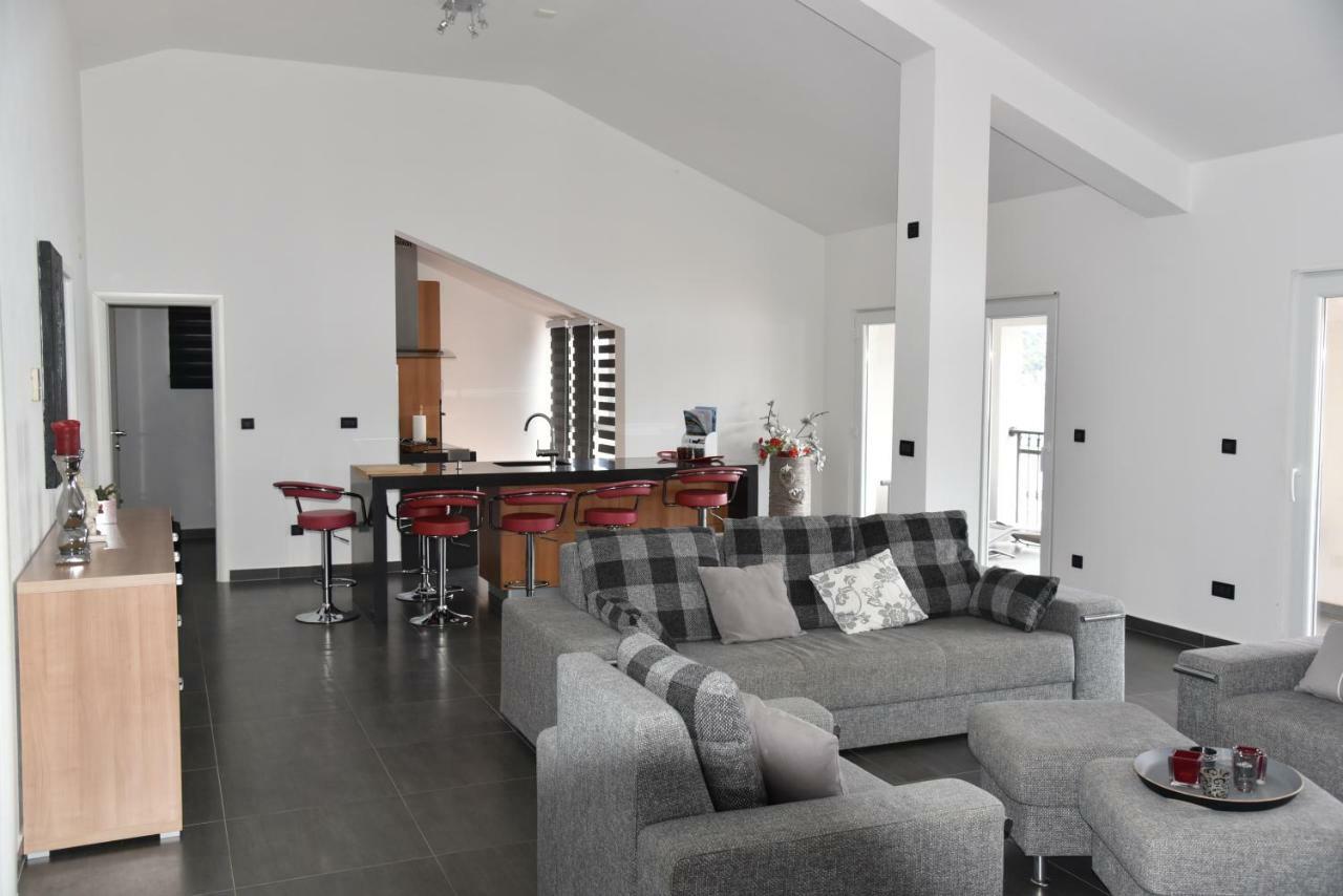 Villa Pina Appartment Chantos Tisno Eksteriør bilde