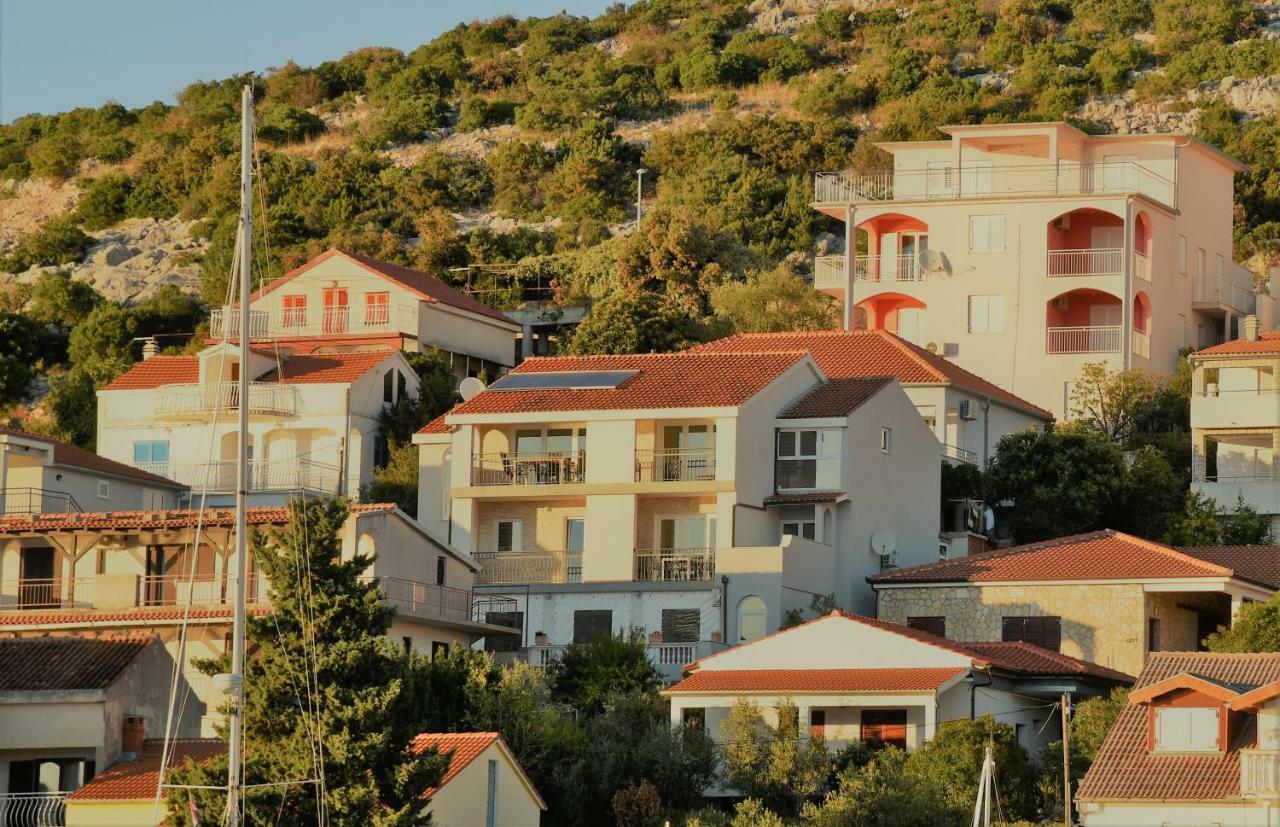 Villa Pina Appartment Chantos Tisno Eksteriør bilde