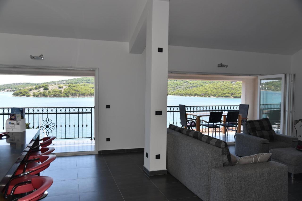 Villa Pina Appartment Chantos Tisno Eksteriør bilde